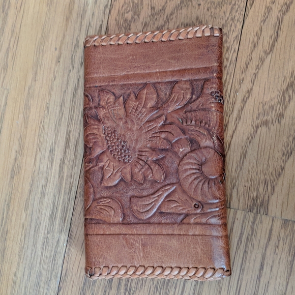 Vintage Tooled Leather Purse and Wallet - Picture 15 of 16